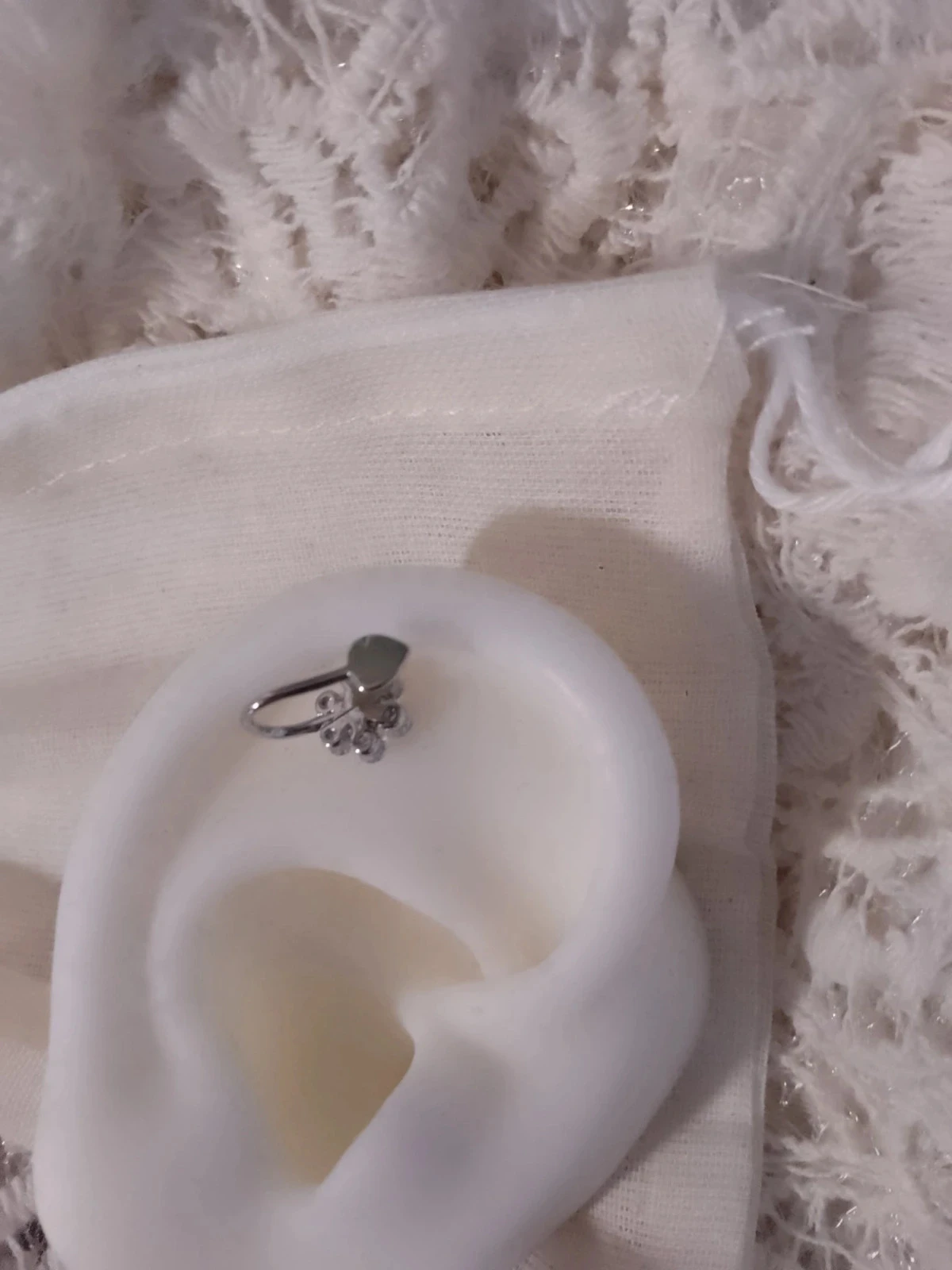 Clip oorbellen zilveren bloem met zirkonia – photo 3